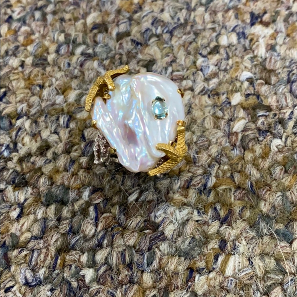 Hector Salgado Mother of Pearl & Coral ring